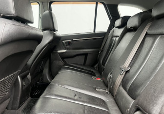 Подержанный автомобиль Hyundai Santa Fe 2011 года (11 фото)