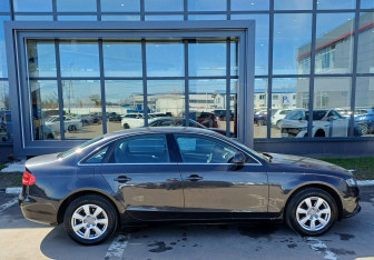 Подержанный автомобиль Audi A4 Sedan 2008 года (4 фото)