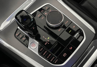 Подержанный автомобиль BMW X6 2020 года (16 фото)