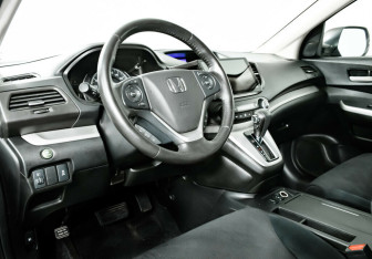 Подержанный автомобиль Honda CR-V 2013 года (8 фото)