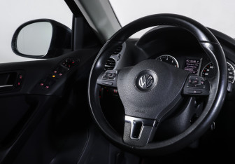 Подержанный автомобиль Volkswagen Tiguan 2011 года (13 фото)