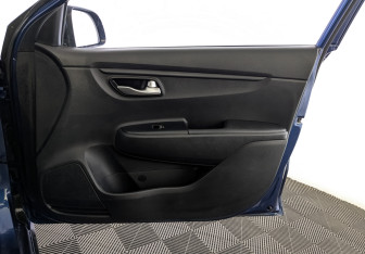 Подержанный автомобиль Kia Rio Hatchback 2021 года (23 фото)