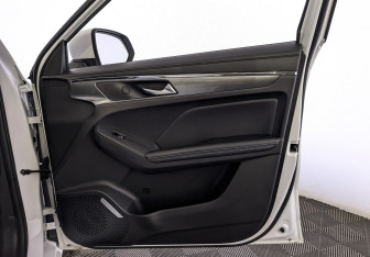 Подержанный автомобиль Haval Jolion 2022 года (24 фото)