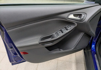 Подержанный автомобиль Ford Focus Wagon 2017 года (8 фото)