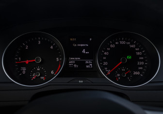 Подержанный автомобиль Volkswagen Passat Wagon 2019 года (10 фото)