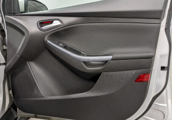 Подержанный автомобиль Ford Focus Wagon 2014 года (18 фото)