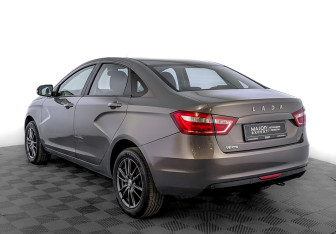 Подержанный автомобиль LADA (ВАЗ) Vesta Sedan 2018 года (7 фото)