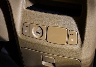 Подержанный автомобиль Kia Carnival 2018 года (16 фото)