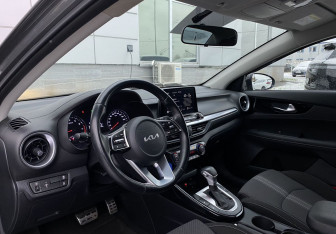 Подержанный автомобиль Kia Cerato Sedan 2022 года (22 фото)