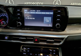 Подержанный автомобиль Kia K5 2020 года (15 фото)