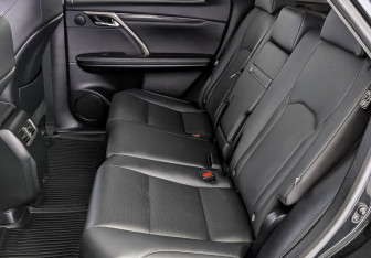 Подержанный автомобиль Lexus RX 2021 года (18 фото)