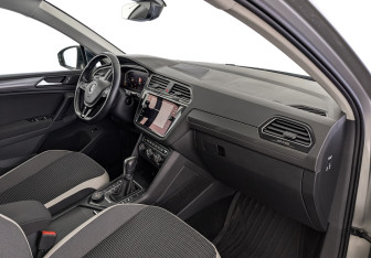 Подержанный автомобиль Volkswagen Tiguan 2019 года (13 фото)