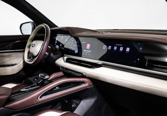 Подержанный автомобиль Geely Monjaro 2024 года (12 фото)