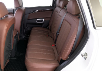 Подержанный автомобиль Opel Antara 2014 года (12 фото)