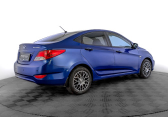 Подержанный автомобиль Hyundai Solaris Sedan 2012 года (5 фото)