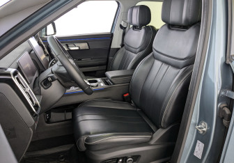 Подержанный автомобиль Jaecoo J7 2024 года (20 фото)