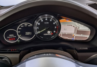 Подержанный автомобиль Porsche Cayenne 2021 года (16 фото)