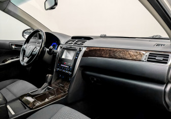 Подержанный автомобиль Toyota Camry Sedan 2016 года (11 фото)