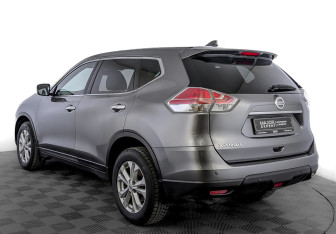 Подержанный автомобиль Nissan X-Trail 2018 года (7 фото)