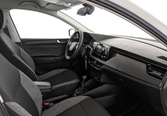 Подержанный автомобиль Skoda Rapid Liftback 2021 года (22 фото)