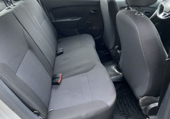 Подержанный автомобиль Renault Logan Sedan 2018 года (11 фото)