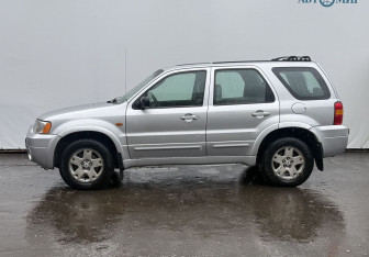 Подержанный автомобиль Ford Maverick 2005 года (8 фото)