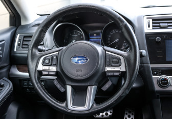 Подержанный автомобиль Subaru Outback Wagon 2017 года (16 фото)