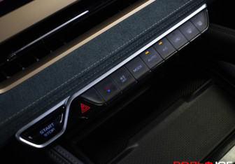 Подержанный автомобиль Geely Monjaro 2024 года (22 фото)