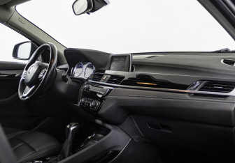 Подержанный автомобиль BMW X2 2018 года (13 фото)