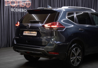 Подержанный автомобиль Nissan X-Trail 2021 года (24 фото)