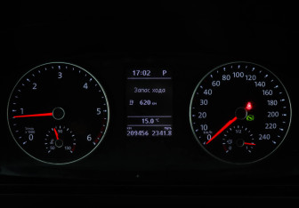 Подержанный автомобиль Volkswagen Caravelle 2017 года (11 фото)