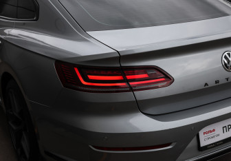 Подержанный автомобиль Volkswagen Arteon 2019 года (24 фото)