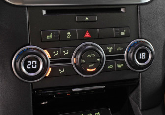 Подержанный автомобиль Land Rover Discovery 2014 года (19 фото)