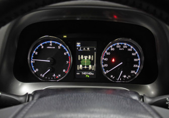 Подержанный автомобиль Toyota RAV4 2018 года (13 фото)