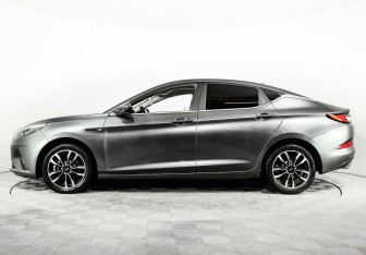 Подержанный автомобиль JAC J7 2021 года (3 фото)