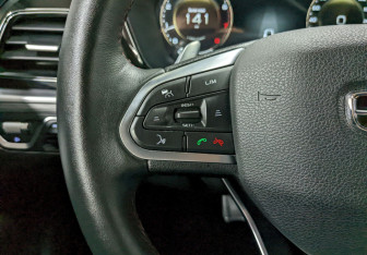 Подержанный автомобиль Geely Tugella 2023 года (29 фото)