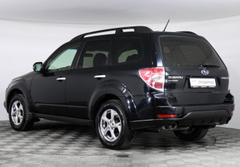 Подержанный автомобиль Subaru Forester Suv 2012 года (4 фото)