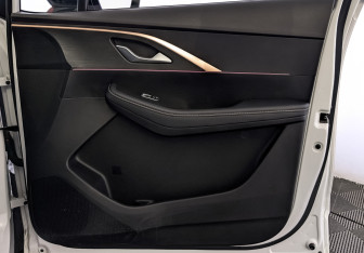 Подержанный автомобиль Omoda C5 2023 года (24 фото)