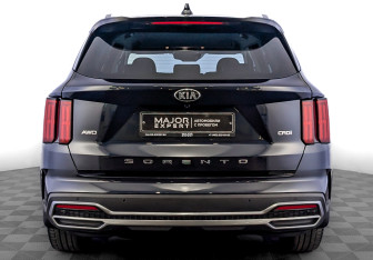 Подержанный автомобиль Kia Sorento 2021 года (6 фото)