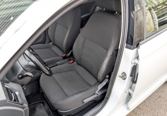 Подержанный автомобиль Skoda Rapid Liftback 2021 года (19 фото)