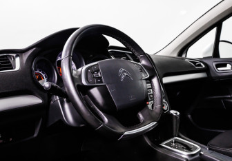 Подержанный автомобиль Citroen C4 Sedan 2014 года (13 фото)