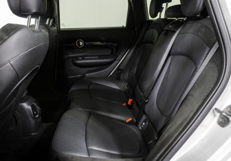 Подержанный автомобиль MINI Clubman Wagon 2019 года (12 фото)