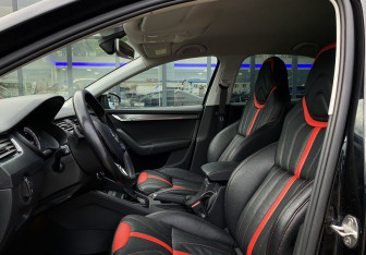 Подержанный автомобиль Skoda Octavia Liftback 2018 года (19 фото)