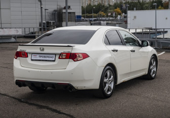 Подержанный автомобиль Honda Accord Sedan 2011 года (5 фото)