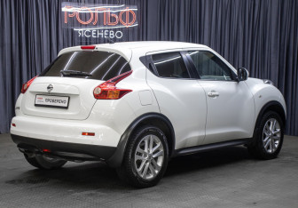 Подержанный автомобиль Nissan Juke 2012 года (5 фото)