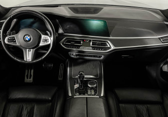 Подержанный автомобиль BMW X7 2019 года (11 фото)