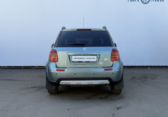 Подержанный автомобиль Suzuki SX4 Hatchback 2013 года (6 фото)