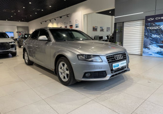 Подержанный автомобиль Audi A4 Sedan 2009 года (3 фото)