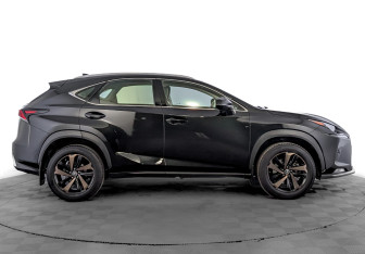 Подержанный автомобиль Lexus NX 2021 года (4 фото)