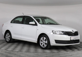 Подержанный автомобиль Skoda Rapid Liftback 2016 года (2 фото)